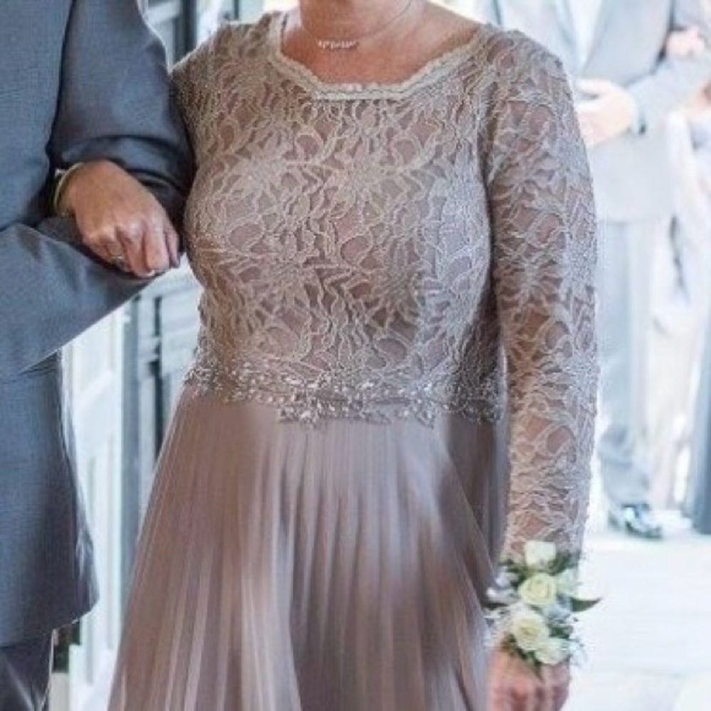 Mother of the Bride dress - Picture 2 of 3